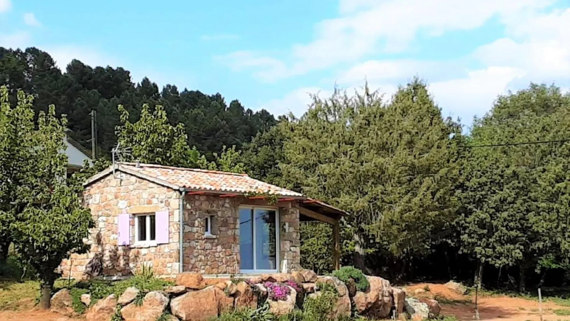 Charming Stone House With Shared Pool, Chambonas Villa